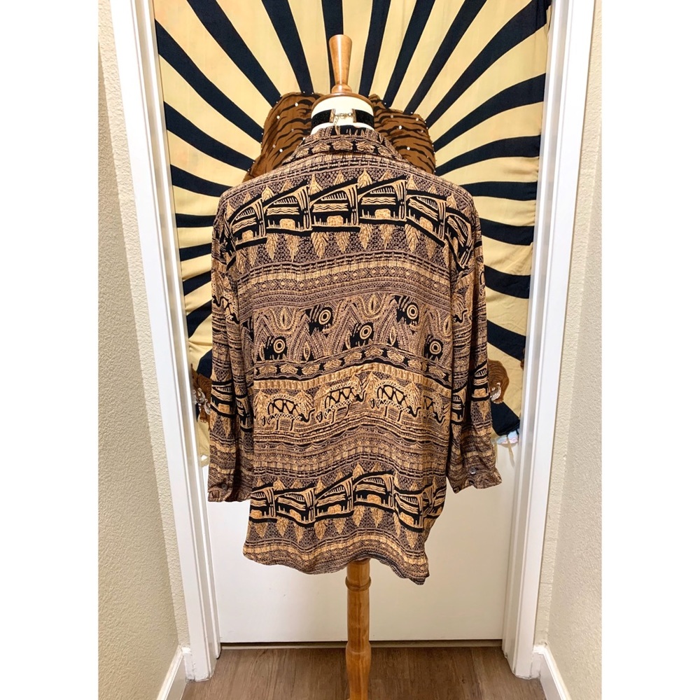 🌈 Stylish Vintage elephant top - Picture 4 of 8